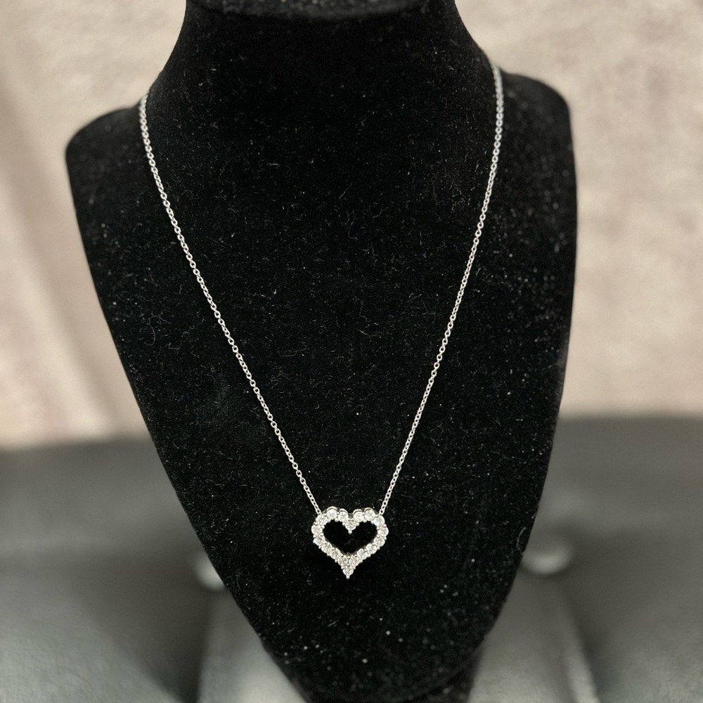 Source Unknown Silver Heart Pendant Necklace